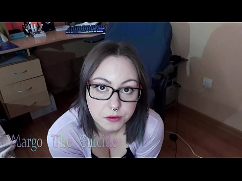 ❤️ Ragazza sexy con gli occhiali succhia il dildo profondamente sulla macchina fotografica ️❌ Porno fbal it.pornokey.ru ❌️❤